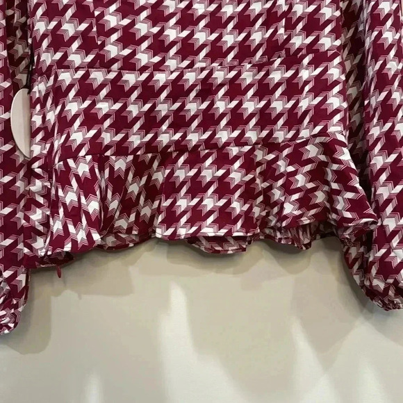 Milk & Honey Burgundy Houndstooth Top Size S - Picture 10 of 11